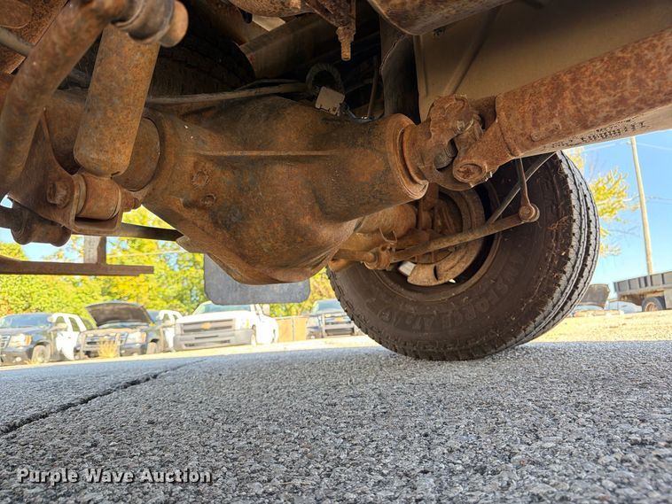 image for item FU1105 2002 Dodge Ram 3500 flatbed pickup truck