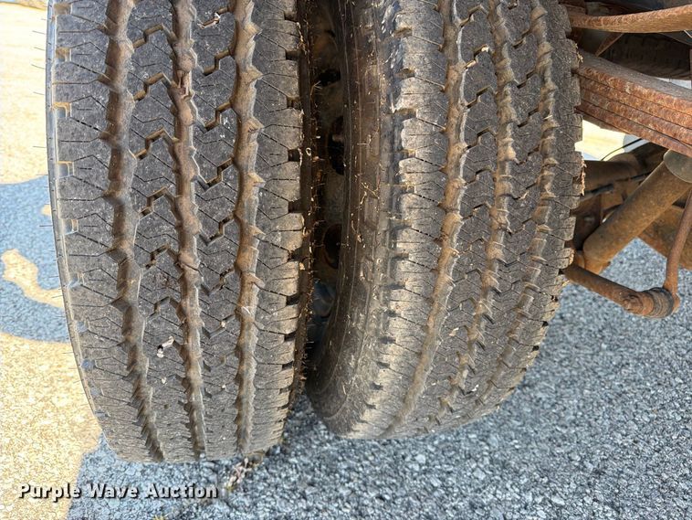 image for item FU1105 2002 Dodge Ram 3500 flatbed pickup truck