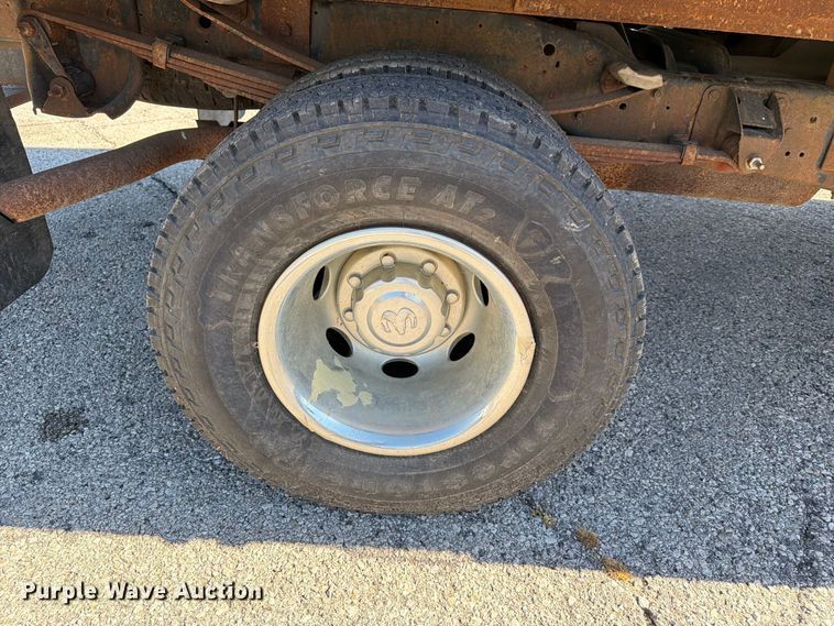 image for item FU1105 2002 Dodge Ram 3500 flatbed pickup truck