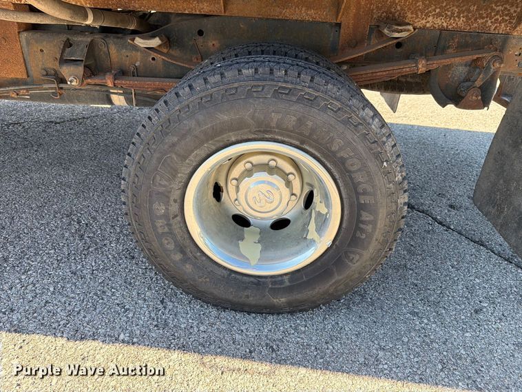 image for item FU1105 2002 Dodge Ram 3500 flatbed pickup truck
