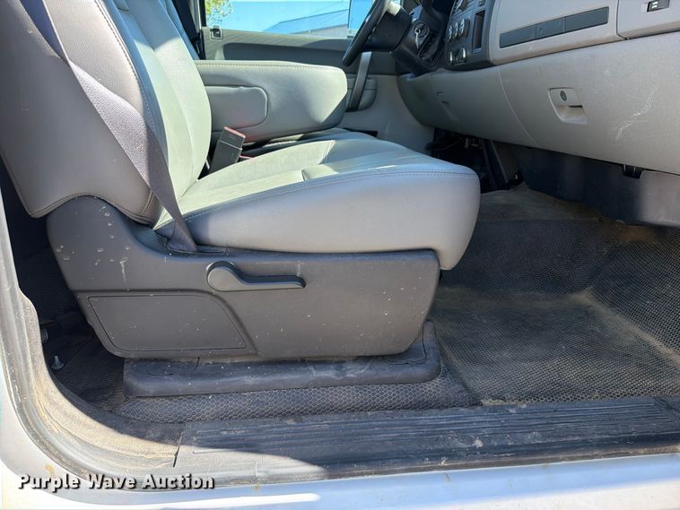 image for item FU1109 2012 Chevrolet Silverado 1500 pickup truck