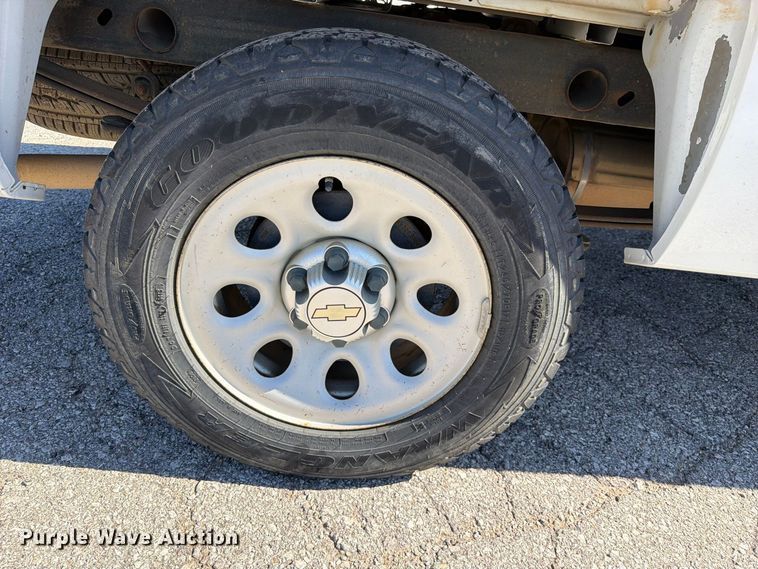 image for item FU1109 2012 Chevrolet Silverado 1500 pickup truck