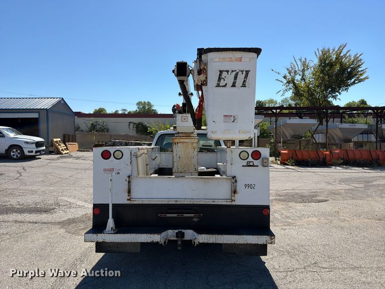 image for item FU1111 1999 Ford F450 Super Duty bucket truck