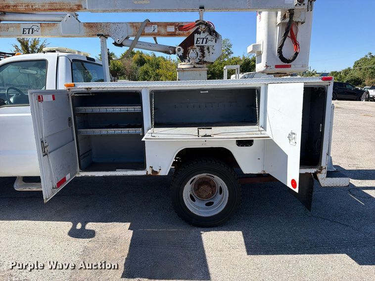 image for item FU1111 1999 Ford F450 Super Duty bucket truck