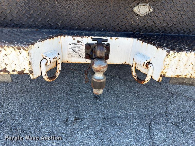 image for item FU1111 1999 Ford F450 Super Duty bucket truck