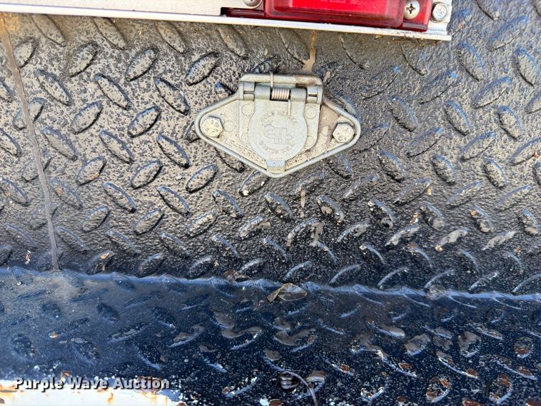 image for item FU1111 1999 Ford F450 Super Duty bucket truck