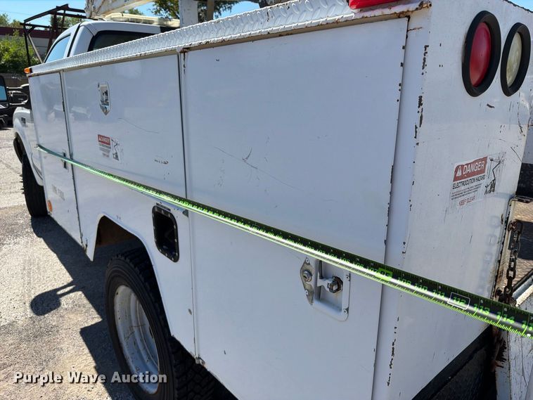 image for item FU1111 1999 Ford F450 Super Duty bucket truck