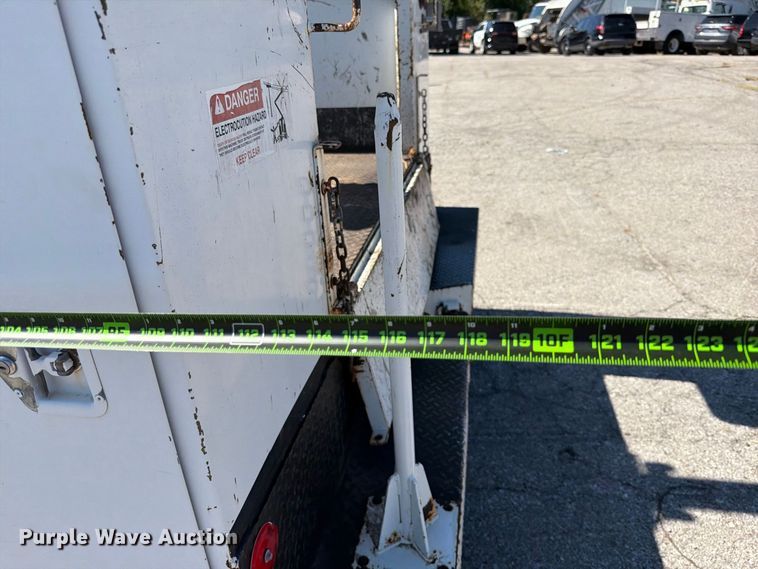 image for item FU1111 1999 Ford F450 Super Duty bucket truck