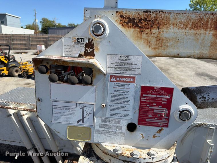 image for item FU1111 1999 Ford F450 Super Duty bucket truck