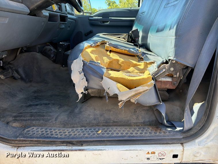 image for item FU1111 1999 Ford F450 Super Duty bucket truck