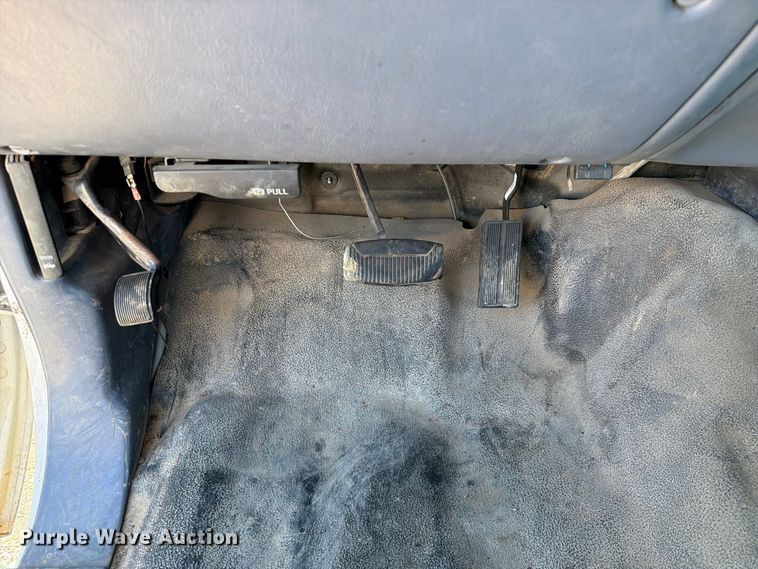 image for item FU1111 1999 Ford F450 Super Duty bucket truck