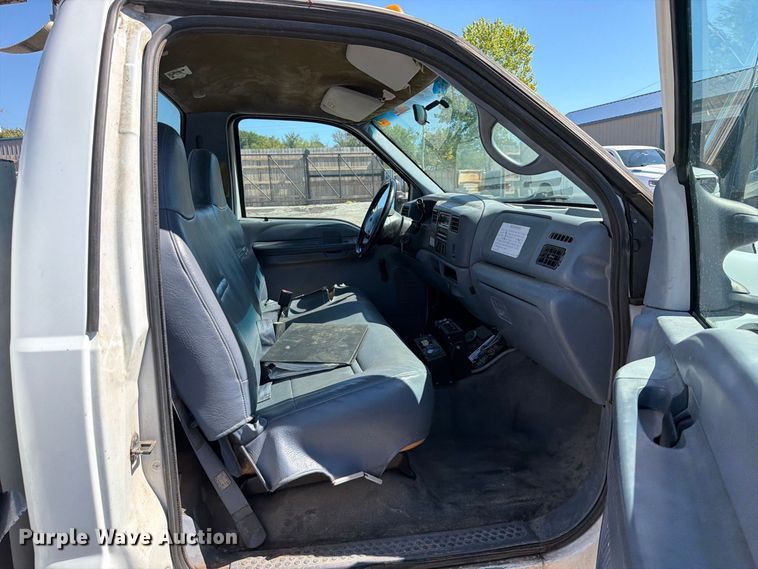 image for item FU1111 1999 Ford F450 Super Duty bucket truck