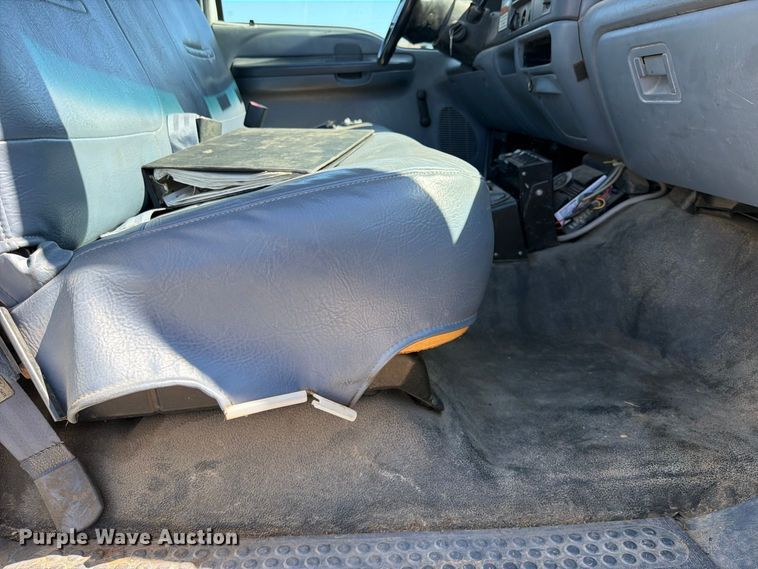 image for item FU1111 1999 Ford F450 Super Duty bucket truck