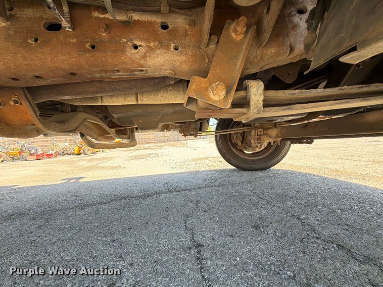 image for item FU1111 1999 Ford F450 Super Duty bucket truck