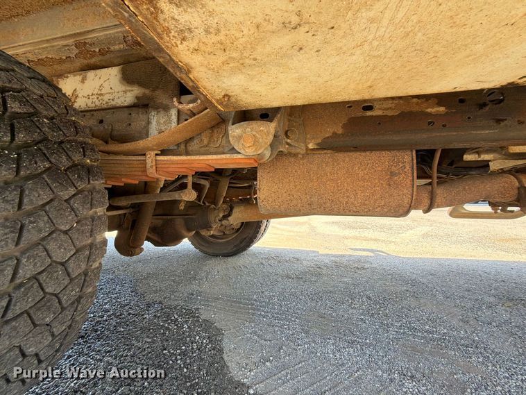 image for item FU1111 1999 Ford F450 Super Duty bucket truck