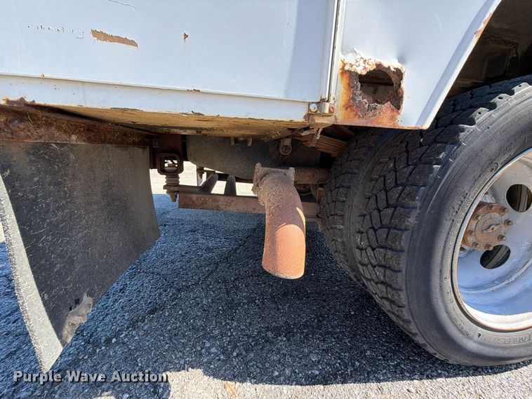 image for item FU1111 1999 Ford F450 Super Duty bucket truck