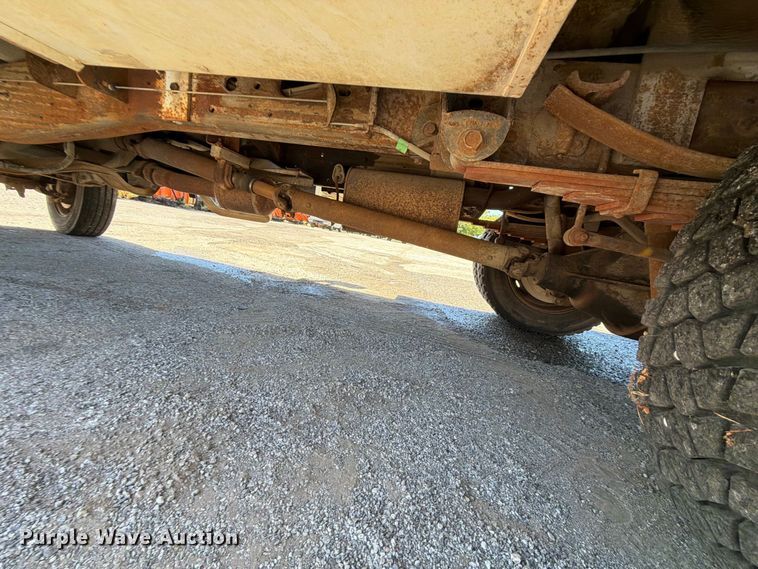 image for item FU1111 1999 Ford F450 Super Duty bucket truck