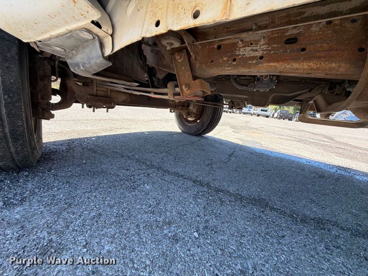 image for item FU1111 1999 Ford F450 Super Duty bucket truck