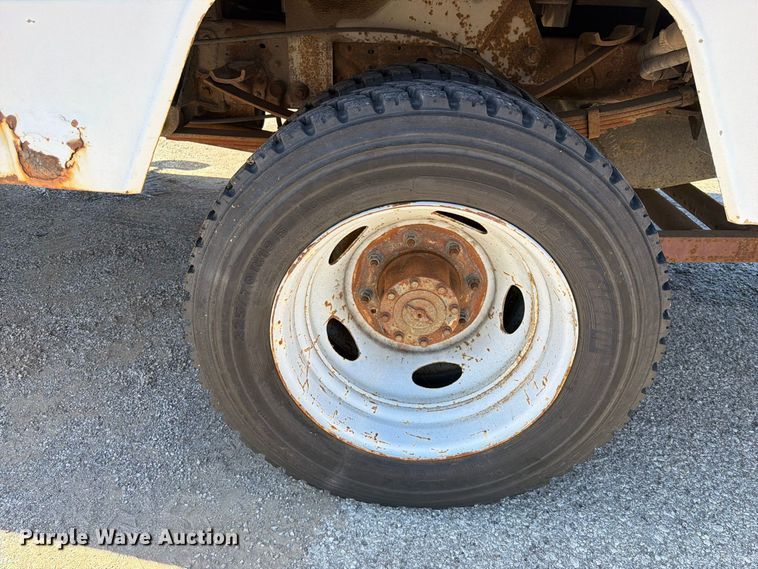 image for item FU1111 1999 Ford F450 Super Duty bucket truck