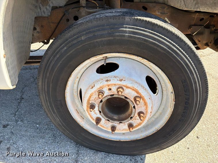 image for item FU1111 1999 Ford F450 Super Duty bucket truck