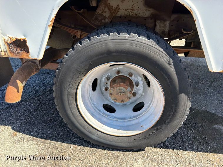 image for item FU1111 1999 Ford F450 Super Duty bucket truck