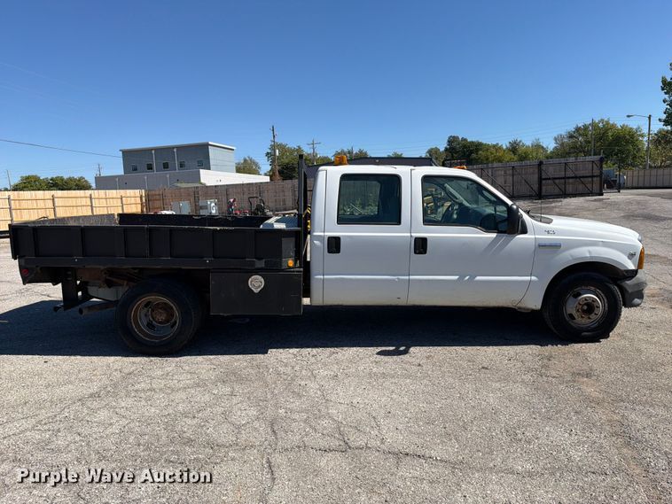 image for item FU1114 2006 Ford F350 Super Duty Crew Cab pickup truck
