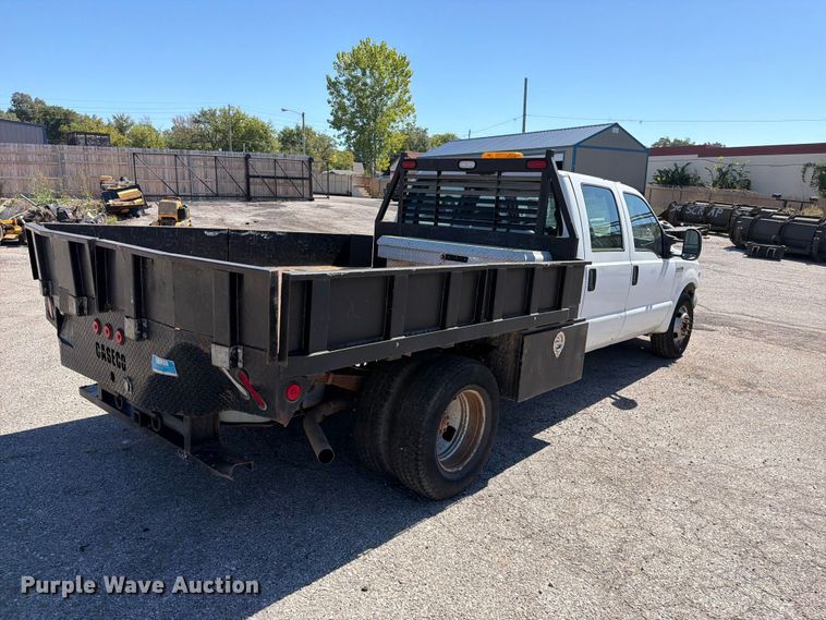 image for item FU1114 2006 Ford F350 Super Duty Crew Cab pickup truck