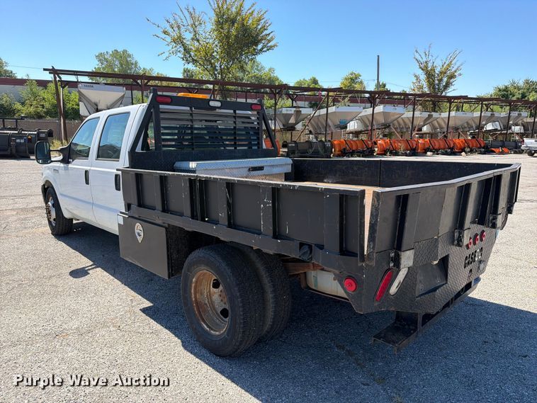 image for item FU1114 2006 Ford F350 Super Duty Crew Cab pickup truck