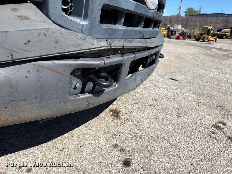 image for item FU1114 2006 Ford F350 Super Duty Crew Cab pickup truck