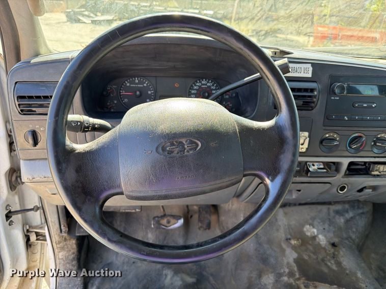 image for item FU1114 2006 Ford F350 Super Duty Crew Cab pickup truck