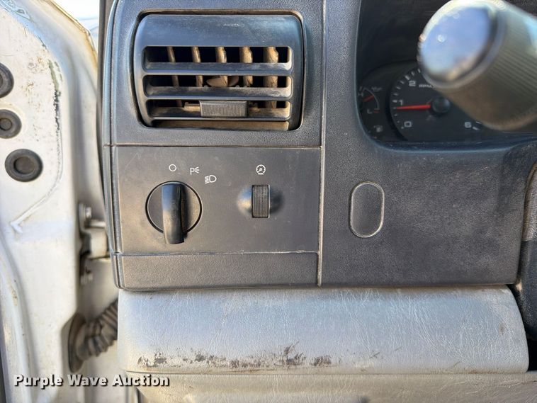 image for item FU1114 2006 Ford F350 Super Duty Crew Cab pickup truck