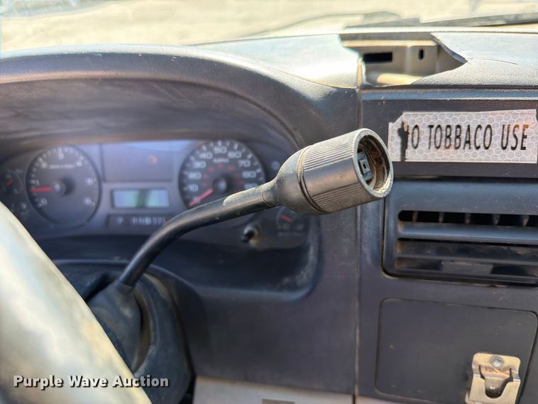 image for item FU1114 2006 Ford F350 Super Duty Crew Cab pickup truck