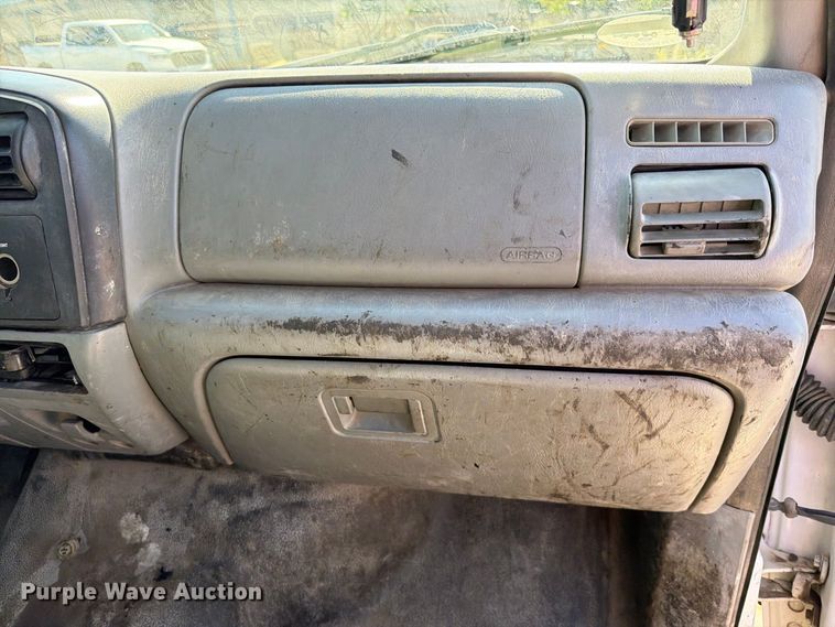 image for item FU1114 2006 Ford F350 Super Duty Crew Cab pickup truck