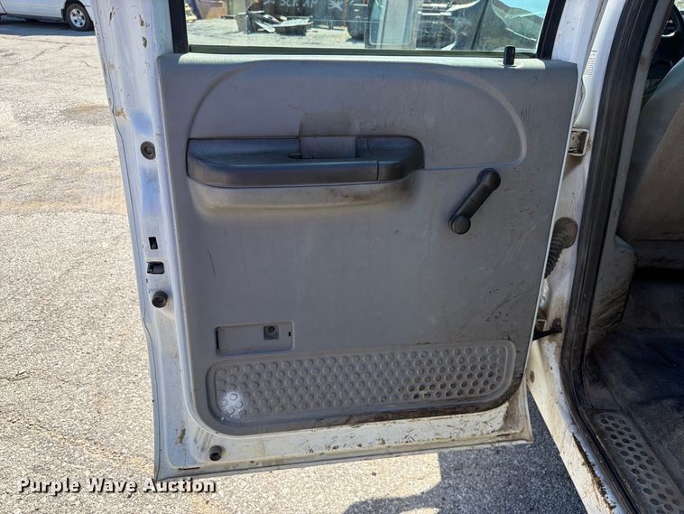image for item FU1114 2006 Ford F350 Super Duty Crew Cab pickup truck