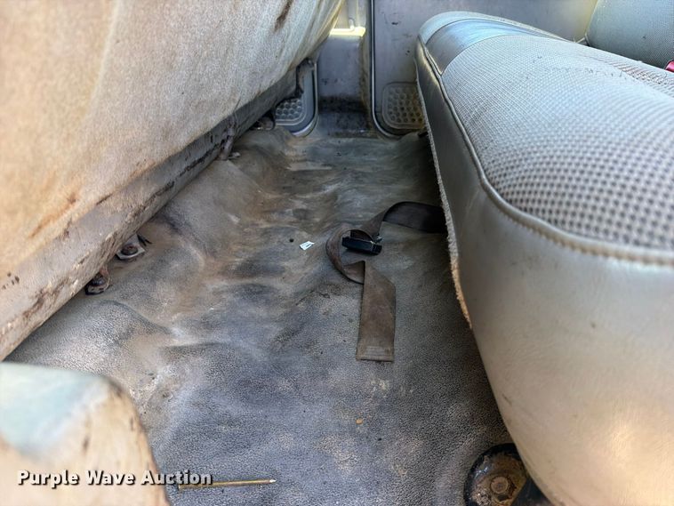 image for item FU1114 2006 Ford F350 Super Duty Crew Cab pickup truck