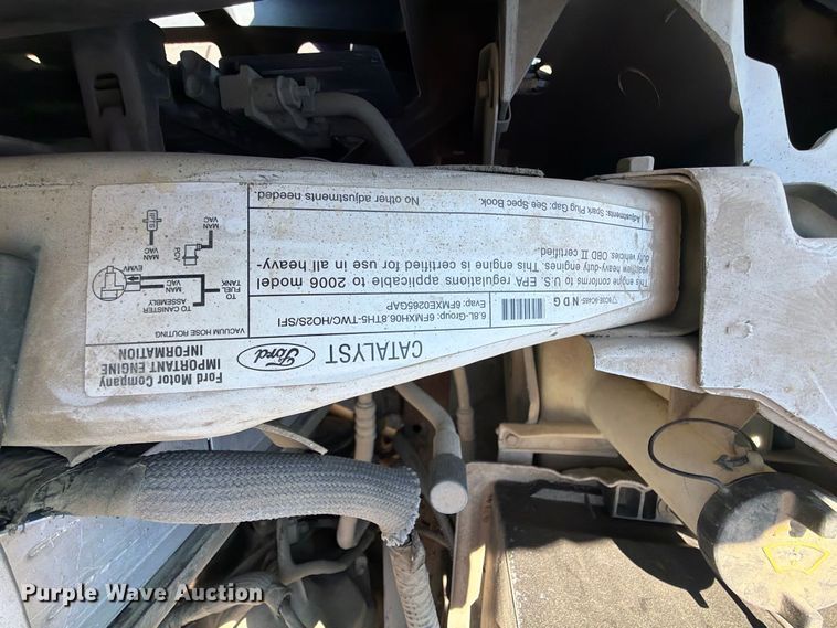 image for item FU1114 2006 Ford F350 Super Duty Crew Cab pickup truck