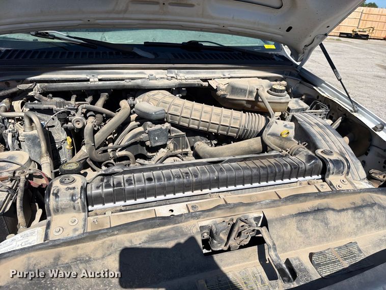 image for item FU1114 2006 Ford F350 Super Duty Crew Cab pickup truck