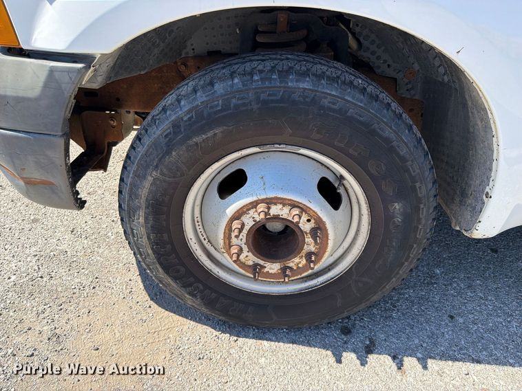 image for item FU1114 2006 Ford F350 Super Duty Crew Cab pickup truck