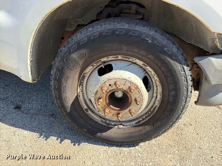 image for item FU1114 2006 Ford F350 Super Duty Crew Cab pickup truck