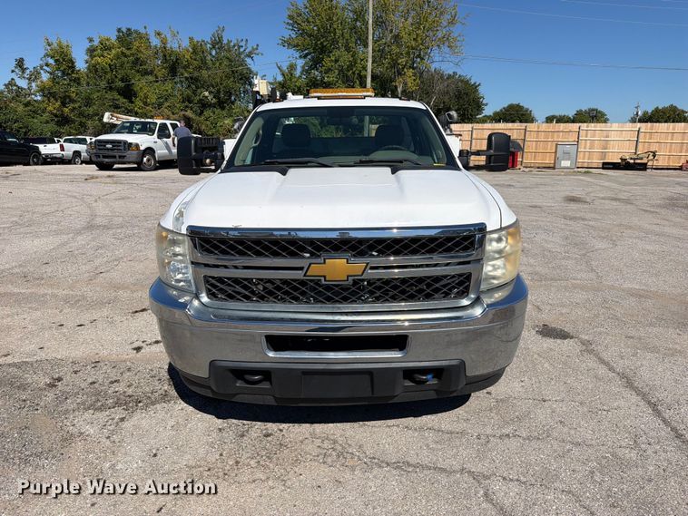 image for item FU1115 2013 Chevrolet Silverado 3500HD utility bed pickup truck