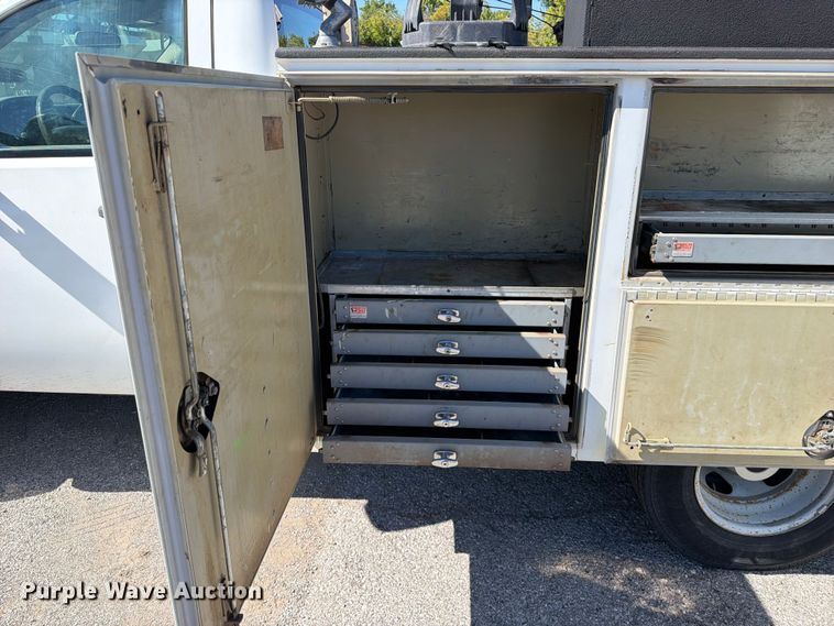 image for item FU1115 2013 Chevrolet Silverado 3500HD utility bed pickup truck