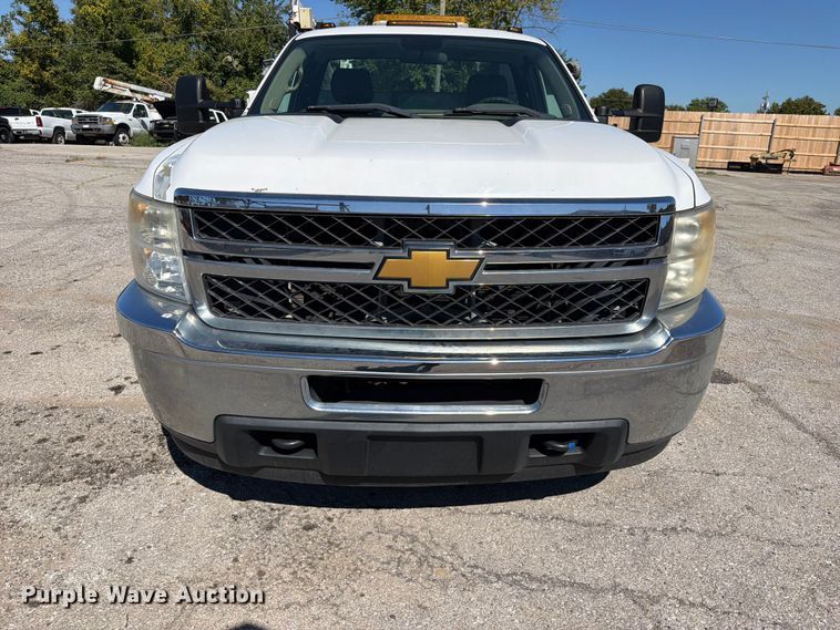 image for item FU1115 2013 Chevrolet Silverado 3500HD utility bed pickup truck