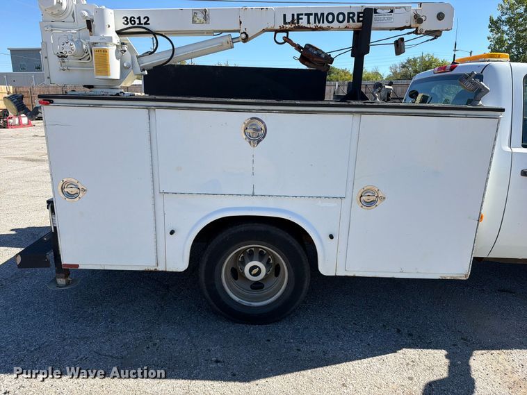 image for item FU1115 2013 Chevrolet Silverado 3500HD utility bed pickup truck