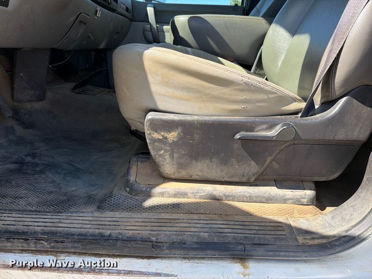 image for item FU1115 2013 Chevrolet Silverado 3500HD utility bed pickup truck