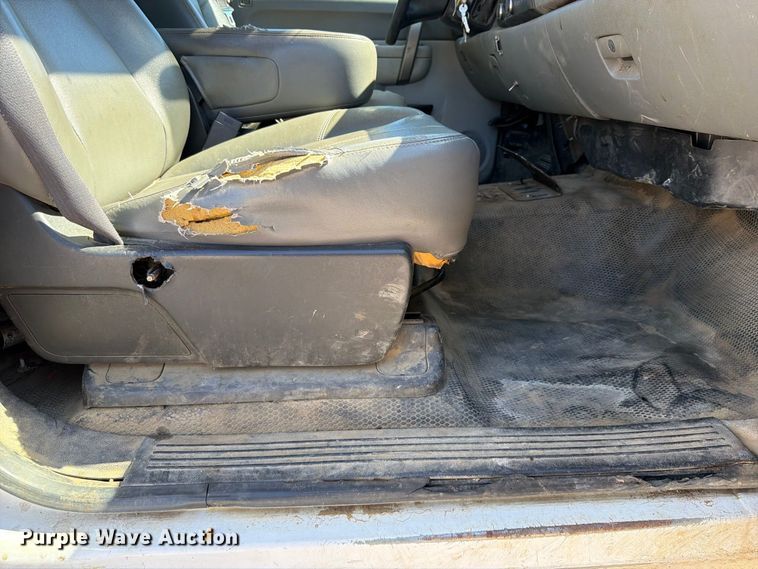 image for item FU1115 2013 Chevrolet Silverado 3500HD utility bed pickup truck