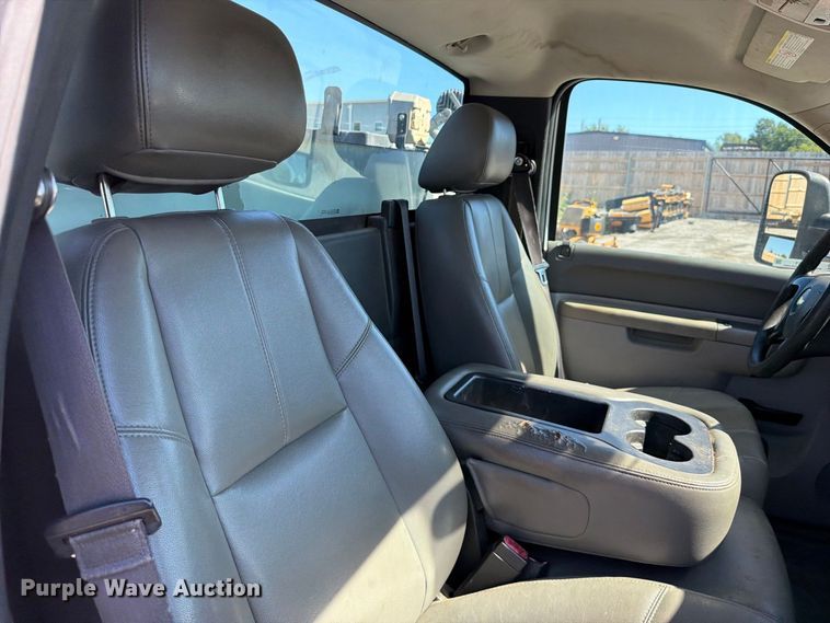 image for item FU1115 2013 Chevrolet Silverado 3500HD utility bed pickup truck