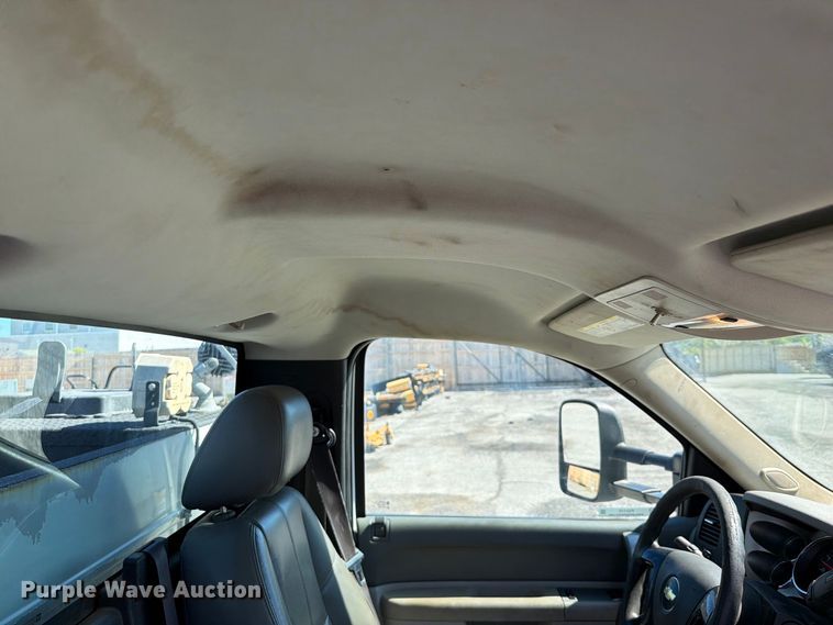 image for item FU1115 2013 Chevrolet Silverado 3500HD utility bed pickup truck