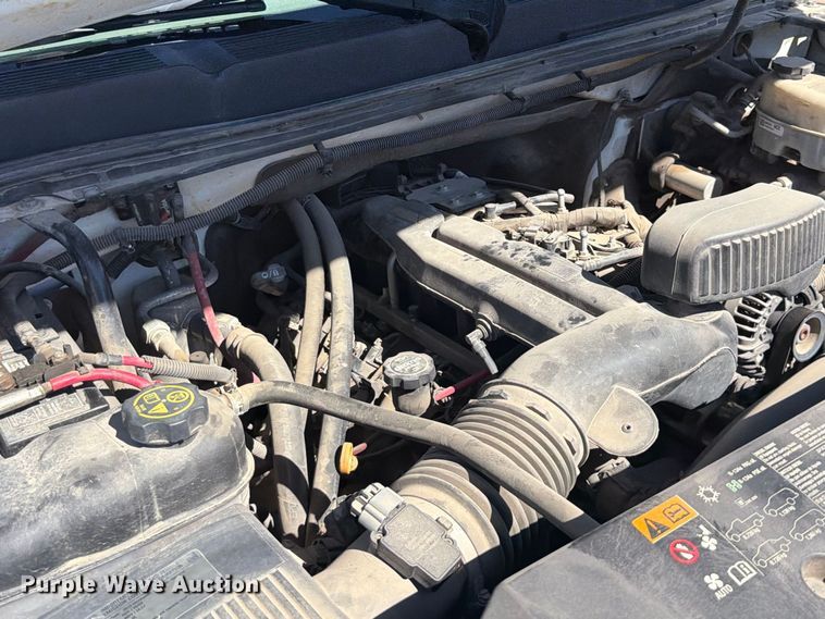image for item FU1115 2013 Chevrolet Silverado 3500HD utility bed pickup truck