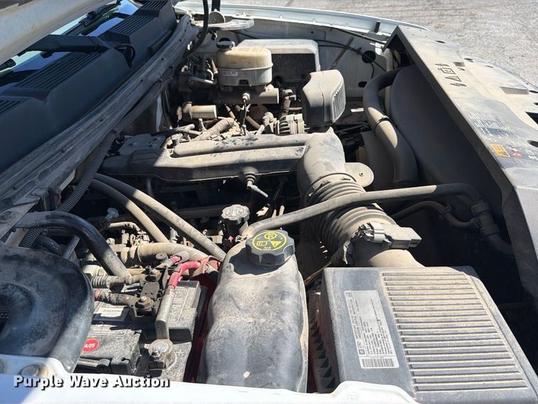 image for item FU1115 2013 Chevrolet Silverado 3500HD utility bed pickup truck