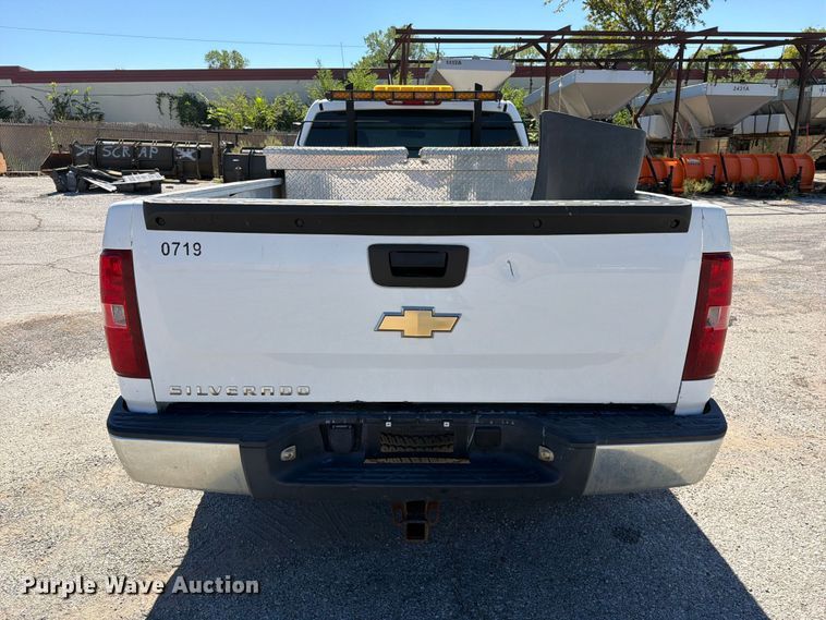 image for item FU1116 2007 Chevrolet Silverado 1500 pickup truck